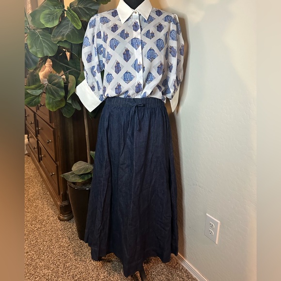 Navy Blue Skirt - Picture 1 of 8